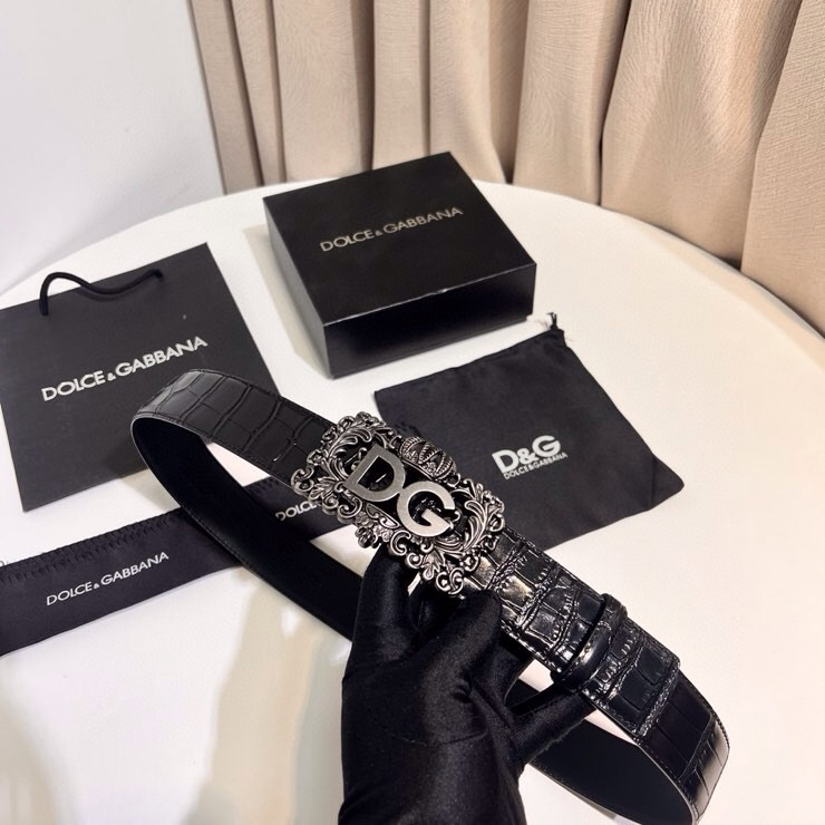 Dolce&Gabbana 新款 鞍皮腰带，简约配饰，缀以个性化钌色电镀金属 DG 徽标搭扣 4.0cm