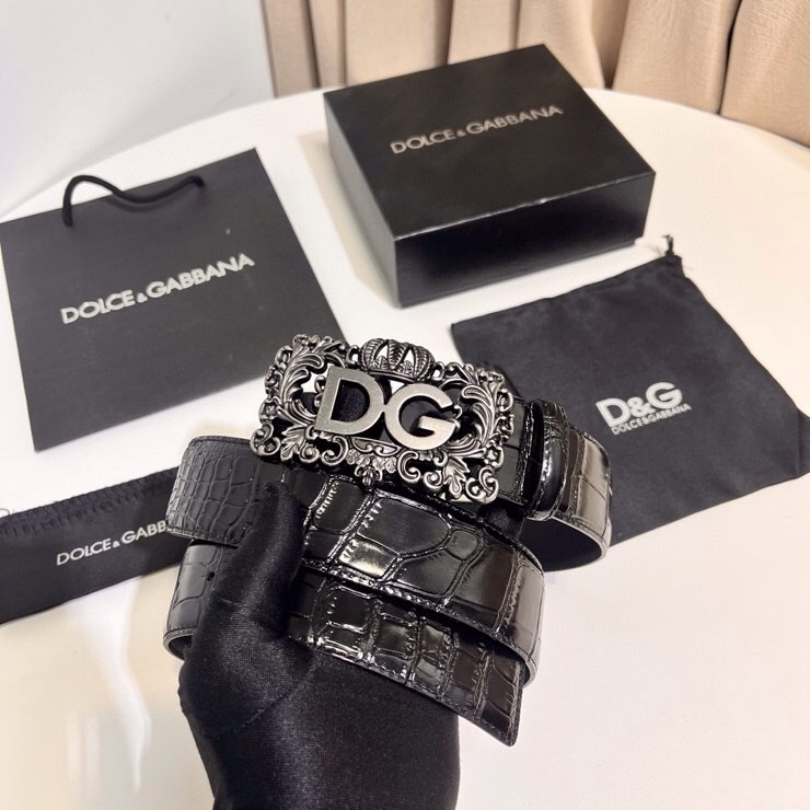 Dolce&Gabbana 新款 鞍皮腰带，简约配饰，缀以个性化钌色电镀金属 DG 徽标搭扣 4.0cm
