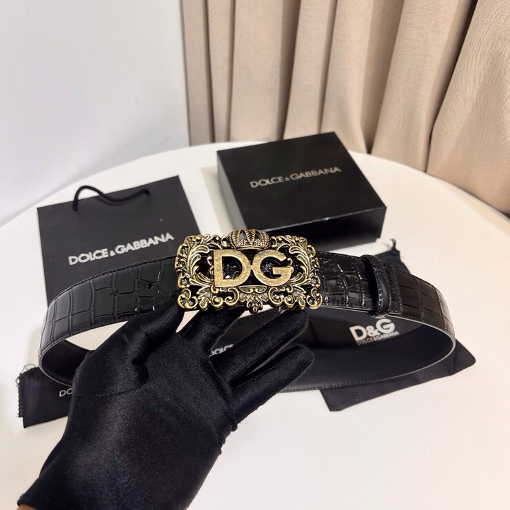 Dolce&Gabbana 新款 鞍皮腰带，简约配饰，缀以个性化钌色电镀金属 DG 徽标搭扣 4.0cm