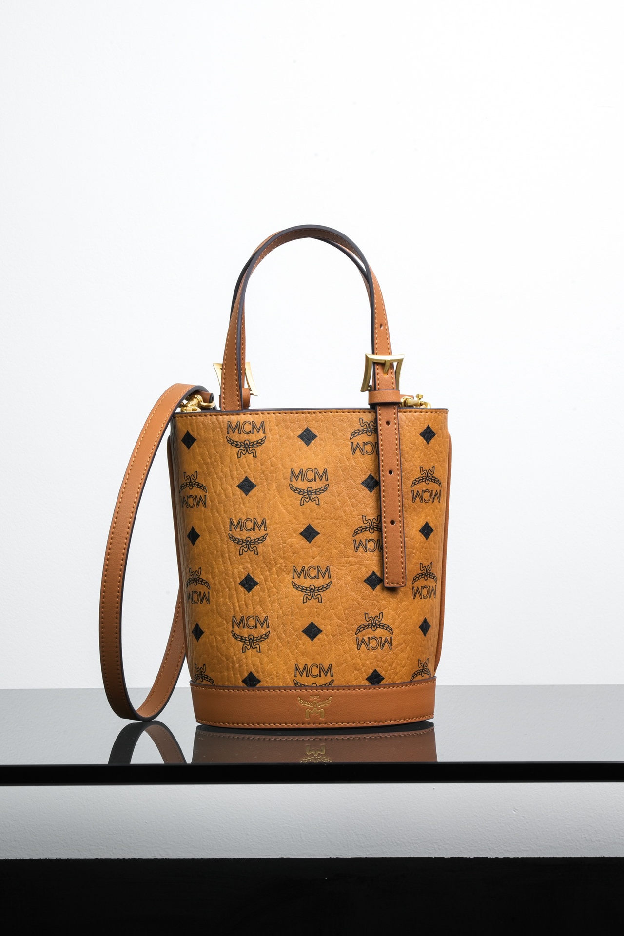 ®新货上线®𝙈𝘾𝙈 𝘼𝙧𝙚𝙣 𝘽𝙪𝙘𝙠𝙚𝙩干邑色𝙈𝙞𝙣𝙞#斜挎包·CP独家出品｜干邑色这款Visetos