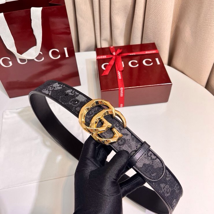 古奇 新款 GG Marmont系列心选迷彩大理石纹GG帆布，为2026早春系列随处可见的主要图案之一增