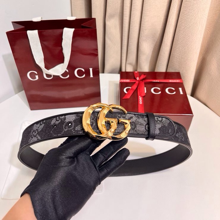 古奇 新款 GG Marmont系列心选迷彩大理石纹GG帆布，为2026早春系列随处可见的主要图案之一增