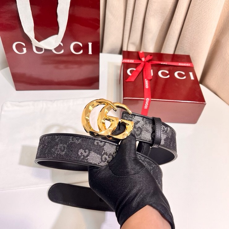 古奇 新款 GG Marmont系列心选迷彩大理石纹GG帆布，为2026早春系列随处可见的主要图案之一增