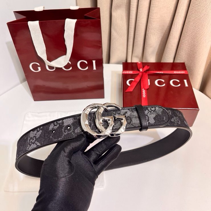 古奇 新款 GG Marmont系列心选迷彩大理石纹GG帆布，为2026早春系列随处可见的主要图案之一增