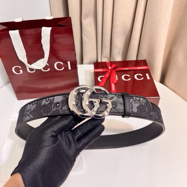 古奇 新款 GG Marmont系列心选迷彩大理石纹GG帆布，为2026早春系列随处可见的主要图案之一增