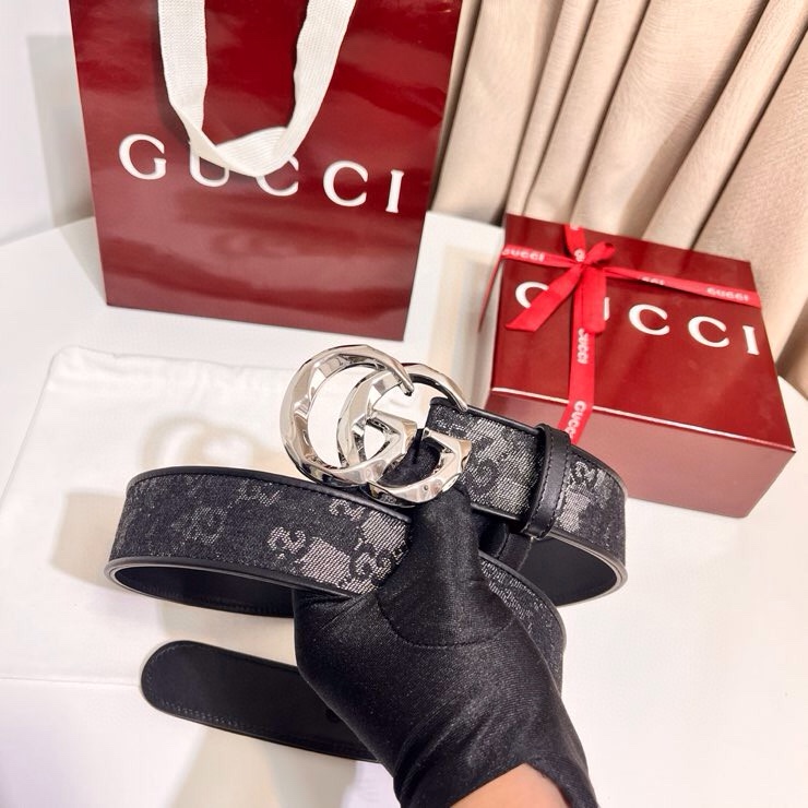 古奇 新款 GG Marmont系列心选迷彩大理石纹GG帆布，为2026早春系列随处可见的主要图案之一增