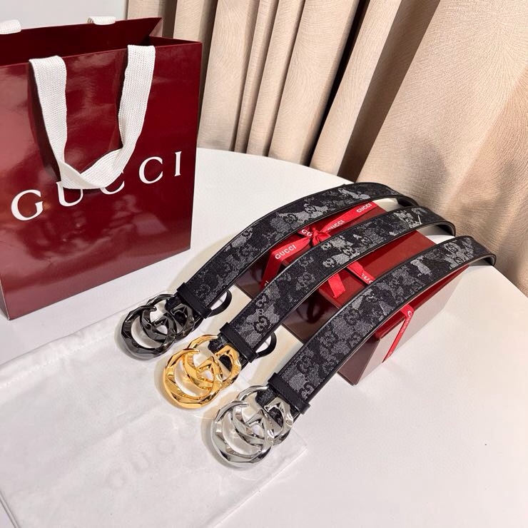 古奇 新款 GG Marmont系列心选迷彩大理石纹GG帆布，为2026早春系列随处可见的主要图案之一增