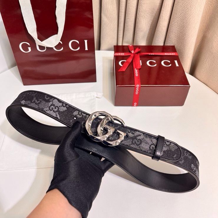 古奇 新款 GG Marmont系列心选迷彩大理石纹GG帆布，为2026早春系列随处可见的主要图案之一增