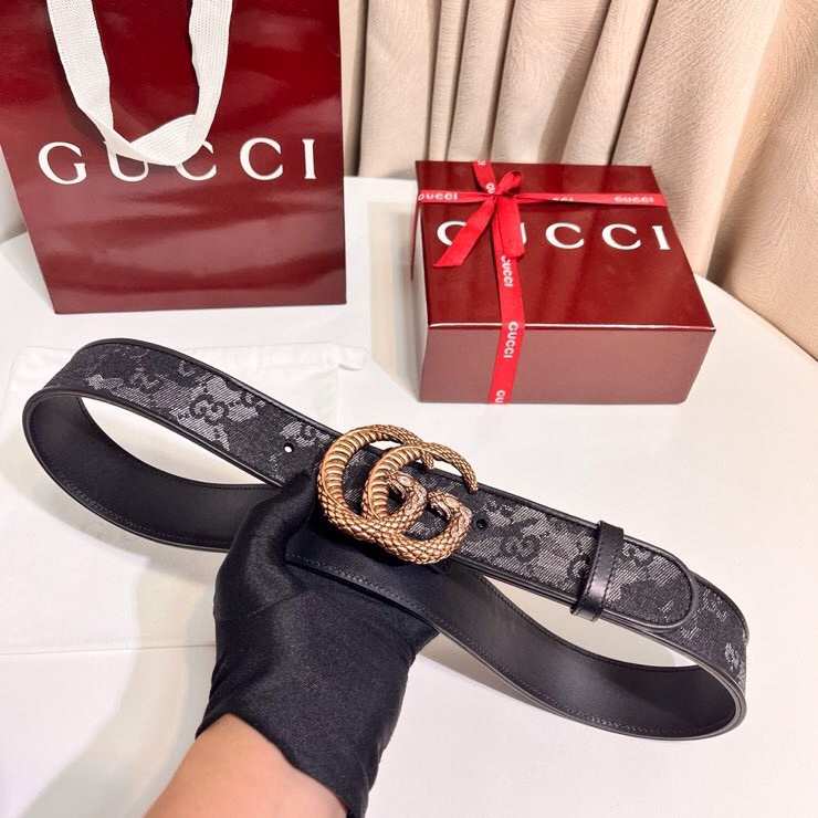 古奇 新款 GG Marmont系列心选迷彩大理石纹GG帆布，为2026早春系列随处可见的主要图案之一增