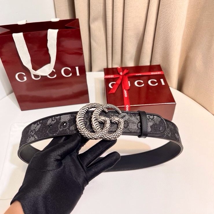 古奇 新款 GG Marmont系列心选迷彩大理石纹GG帆布，为2026早春系列随处可见的主要图案之一增