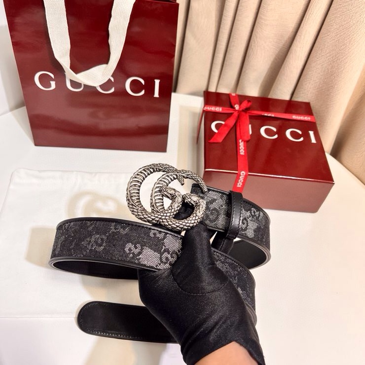 古奇 新款 GG Marmont系列心选迷彩大理石纹GG帆布，为2026早春系列随处可见的主要图案之一增