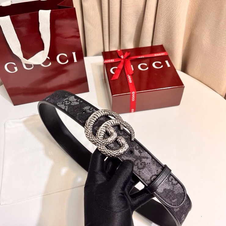 古奇 新款 GG Marmont系列心选迷彩大理石纹GG帆布，为2026早春系列随处可见的主要图案之一增