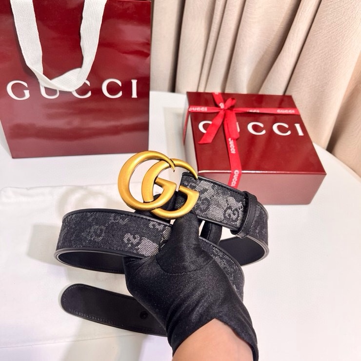 古奇 新款 GG Marmont系列心选迷彩大理石纹GG帆布，为2026早春系列随处可见的主要图案之一增