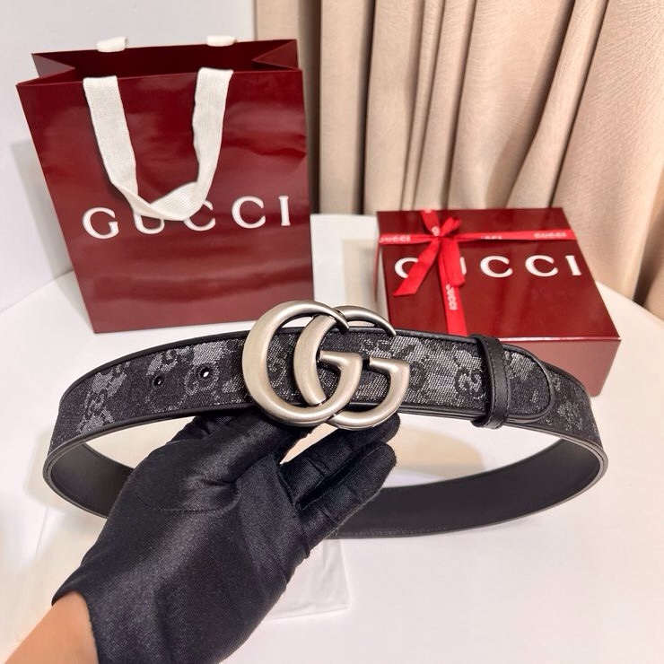 古奇 新款 GG Marmont系列心选迷彩大理石纹GG帆布，为2026早春系列随处可见的主要图案之一增