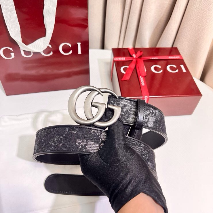 古奇 新款 GG Marmont系列心选迷彩大理石纹GG帆布，为2026早春系列随处可见的主要图案之一增