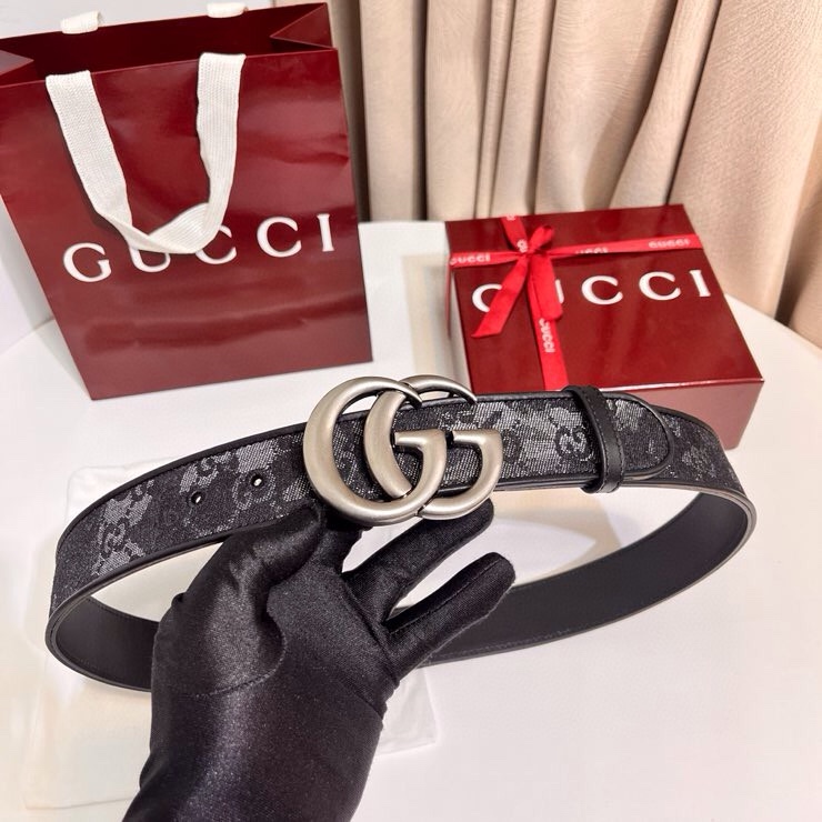 古奇 新款 GG Marmont系列心选迷彩大理石纹GG帆布，为2026早春系列随处可见的主要图案之一增