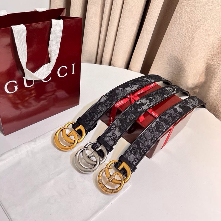 古奇 新款 GG Marmont系列心选迷彩大理石纹GG帆布，为2026早春系列随处可见的主要图案之一增