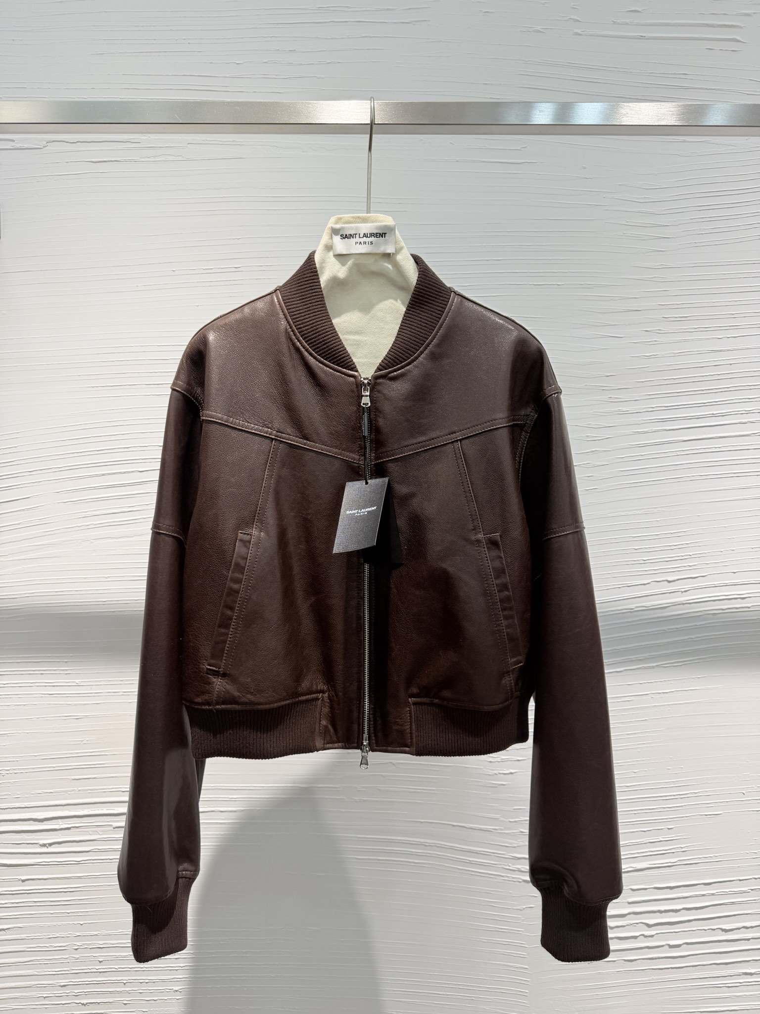 NO:785005,saint Laurent 2026ss series counter synchronization, gold label oil wax leather imported from Turkey super texture series baseball jacket oil wax sheepskin coat S-xl brown, Saint Laurent-clothing, saint laurent, saint laurent, jackets & coats, jackets & coats, sheepskin,19860909saint Laurent 2026ss系列 专柜同步,土耳其进口金标油腊皮 超质感系列 棒球夹克油腊绵羊皮外套 S-xl 棕色,圣罗兰-服装,saint laurent,saint laurent,jackets & coats,jackets & coats,sheepskin,,Women's clothing