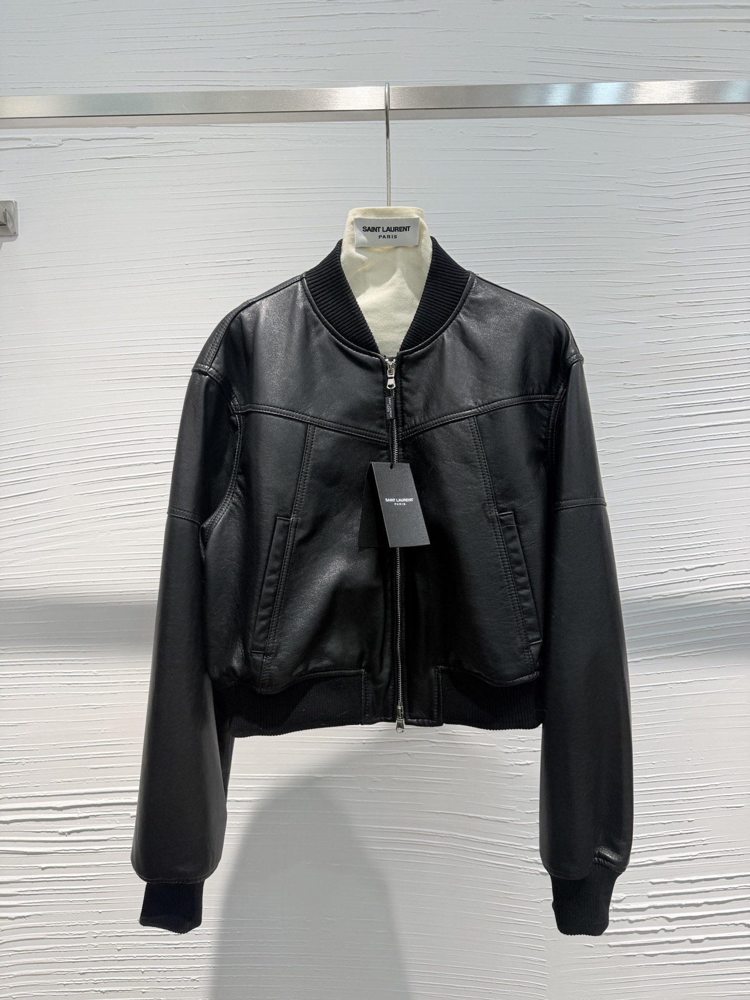NO:785011,saint Laurent 2026ss series counter synchronization, gold label oil wax leather imported from Turkey super texture series baseball jacket oil wax sheepskin coat S-xl black, Saint Laurent-clothing, saint laurent, saint laurent, jackets & coats, jackets & coats, sheepskin,19860909saint Laurent 2026ss系列 专柜同步,土耳其进口金标油腊皮 超质感系列 棒球夹克油腊绵羊皮外套 S-xl 黑色,圣罗兰-服装,saint laurent,saint laurent,jackets & coats,jackets & coats,sheepskin,,Women's clothing