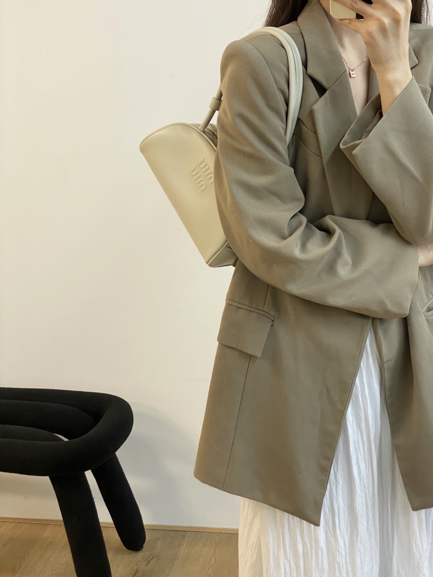 _dEq9soDtYbzmaItHHChxmprI1_0Uu8In3z_9_EQ