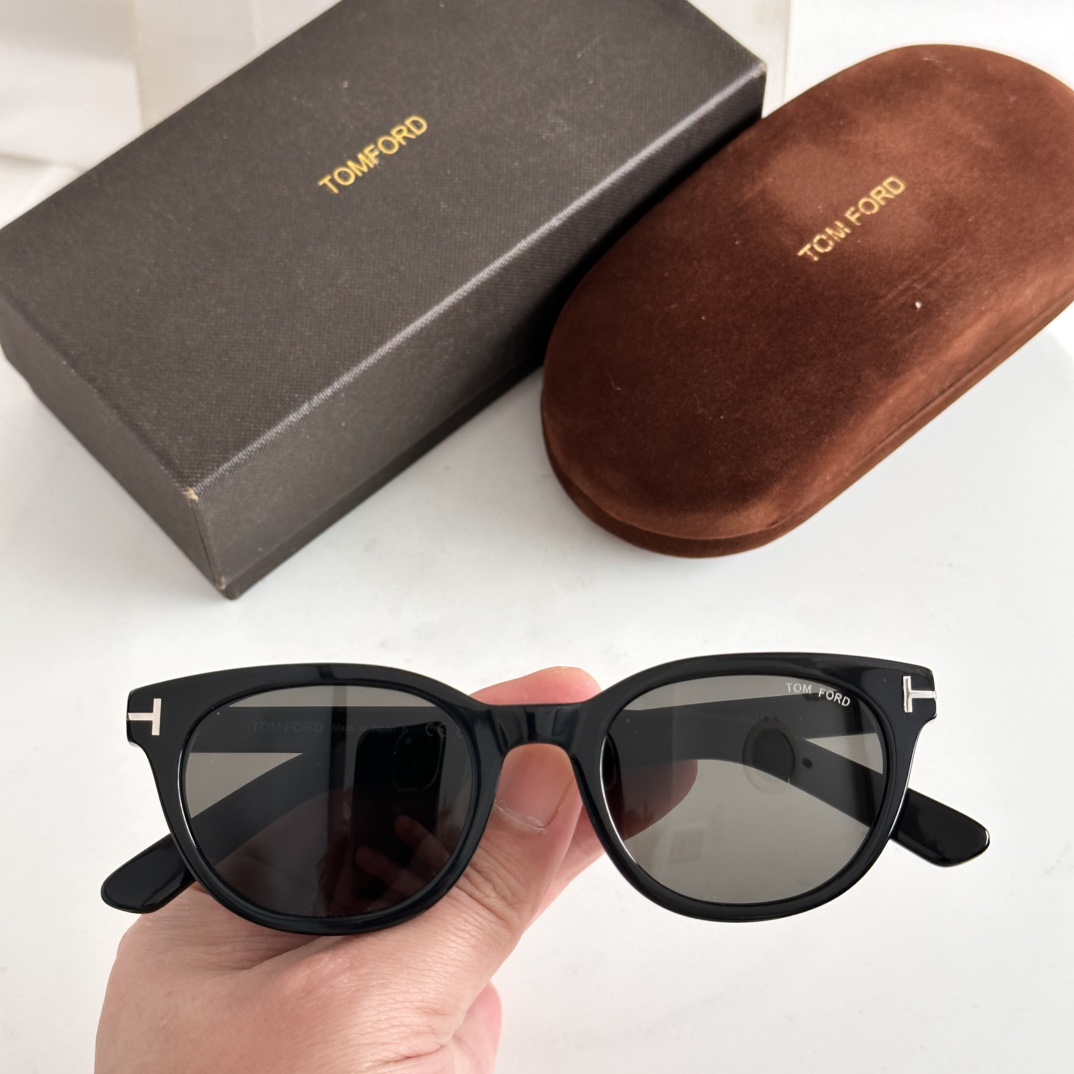 TOM FORD Sunglasses Acetate Black Round Frame