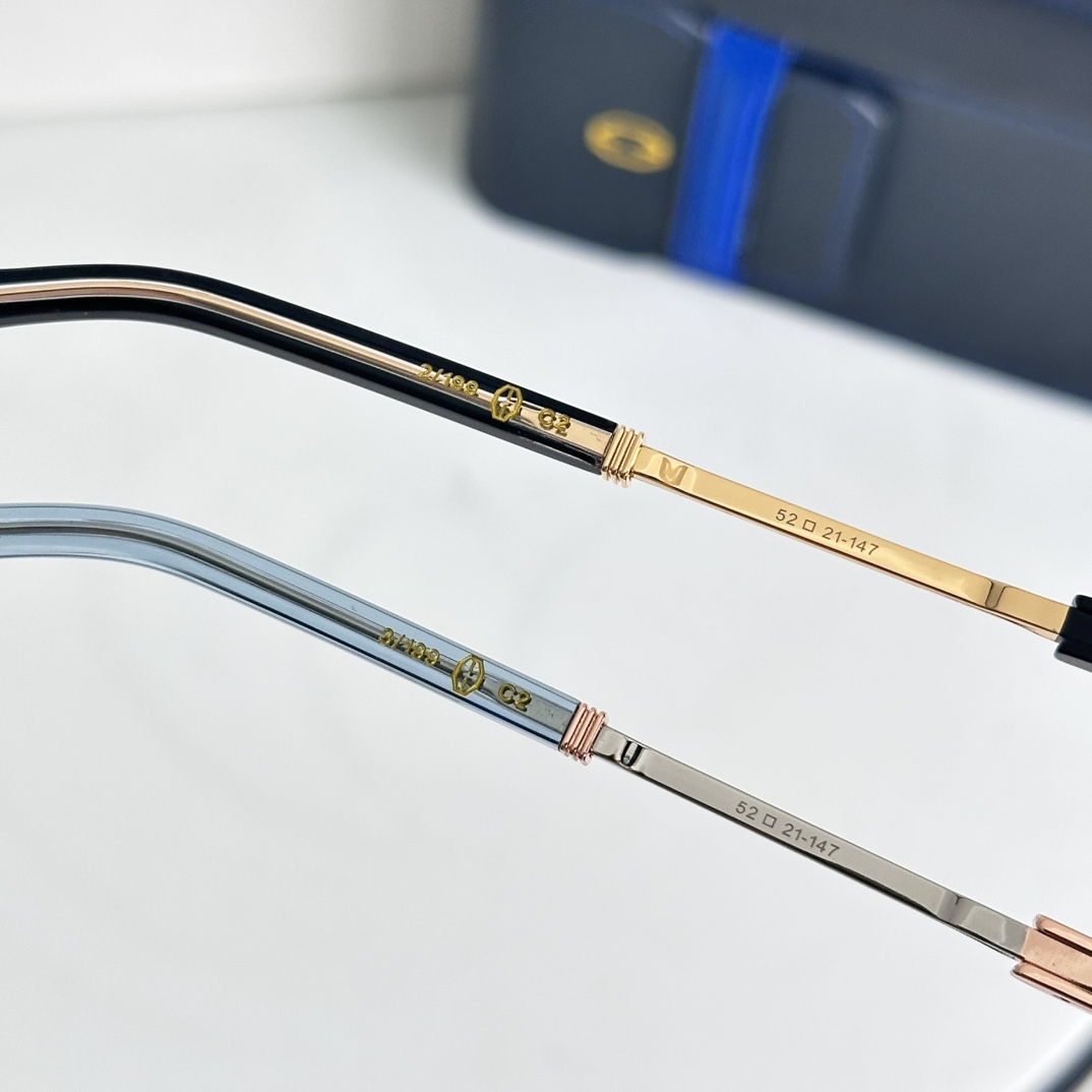 ‼️T-HENRI未来主义的精准愿景，以低矮的轮廓和棱角分明的自信线条为特征，即使从远处也能一眼辨认。 