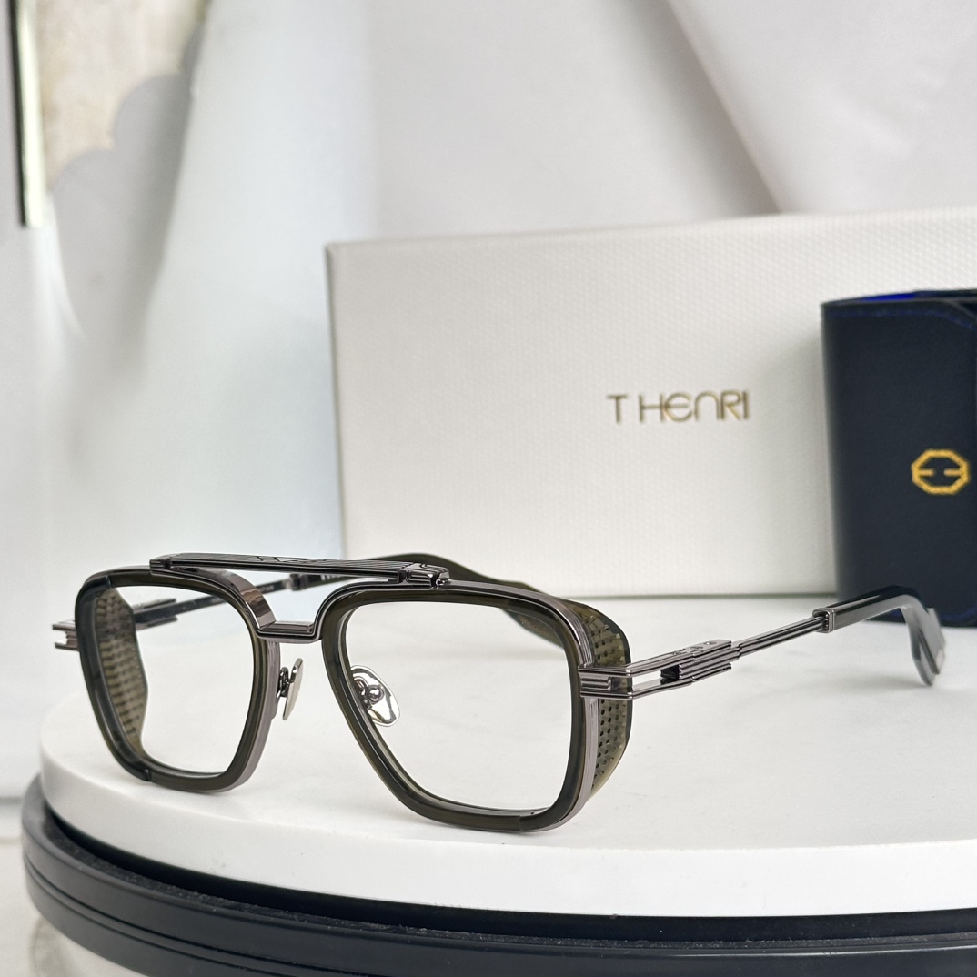 ‼️T-HENRI未来主义的精准愿景，以低矮的轮廓和棱角分明的自信线条为特征，即使从远处也能一眼辨认。 