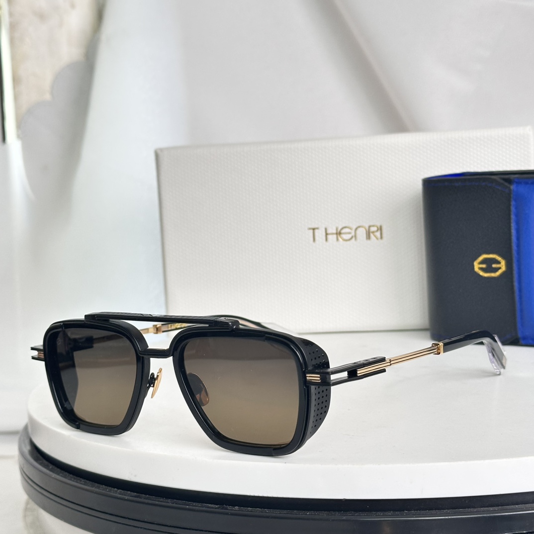 ‼️T-HENRI未来主义的精准愿景，以低矮的轮廓和棱角分明的自信线条为特征，即使从远处也能一眼辨认。 