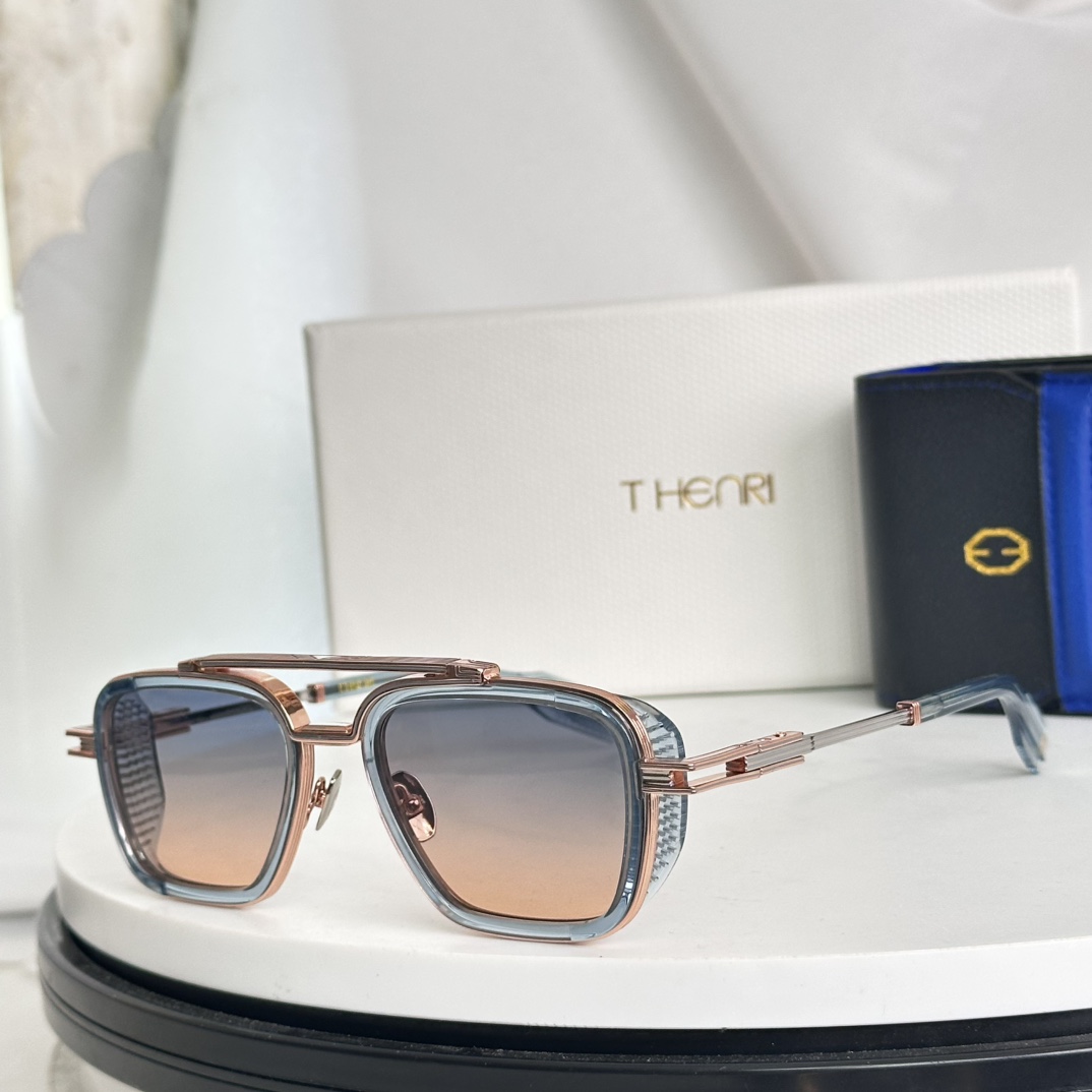 ‼️T-HENRI未来主义的精准愿景，以低矮的轮廓和棱角分明的自信线条为特征，即使从远处也能一眼辨认。 