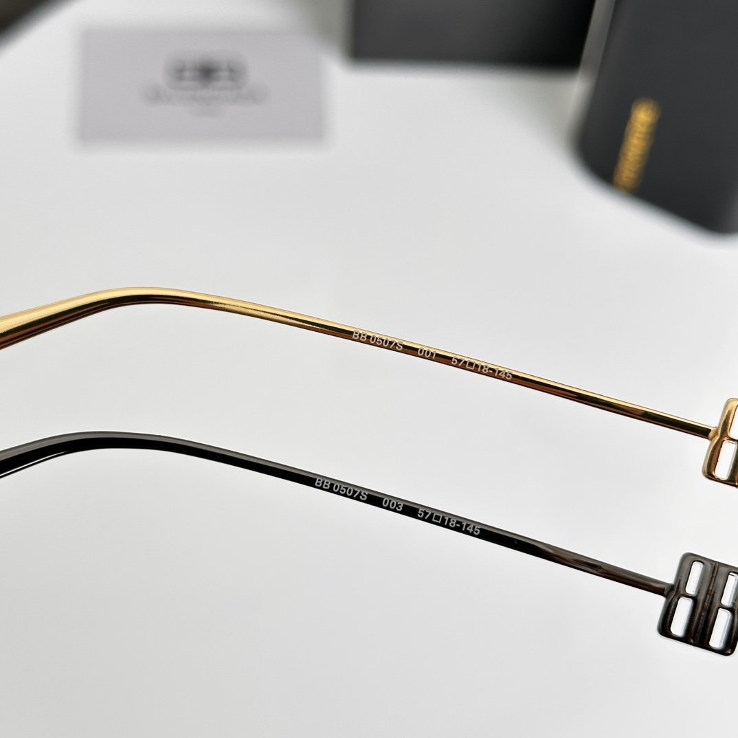 。‼️BALENCIAG*巴黎*世家⚜️⚜️⚜️MODEL：BB0507S⚜️⚜️⚜️SIZE：57口1