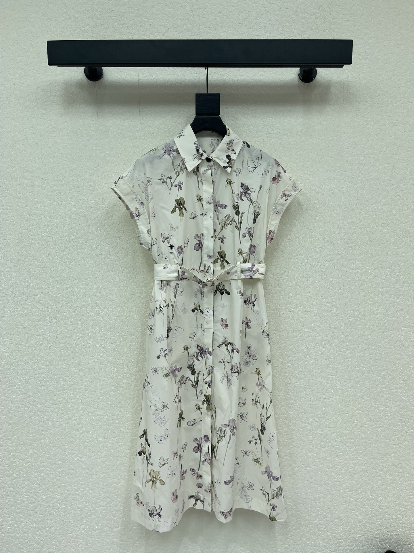 NO:734640,Dio*26 early spring new Cruise series dress is made of custom-made cotton blended fabric, light and breathable, super comfortable to wear in summer! Butterfly flower print, full of oriental aesthetic atmosphere, lapel + short sleeve design, detachable belt at the waist, body modification and flexibility. It can be easily controlled for commuting, vacation and formal occasions, elegant and practical, classic high-end item! SML,, dior, skirts, T-shirt,19860909Dio*26早春新款Cruise系列连衣裙定制棉混纺面料,轻盈透气,夏天穿超舒服!蝴蝶花卉印花,东方美学氛围感满满,翻领+短袖设计,腰间可拆腰带,修饰身材又灵活 .通勤,度假,正式场合都能轻松驾驭,优雅又实用,经典高端单品! SML,,dior,skirts,T-shirt,,Women's clothing