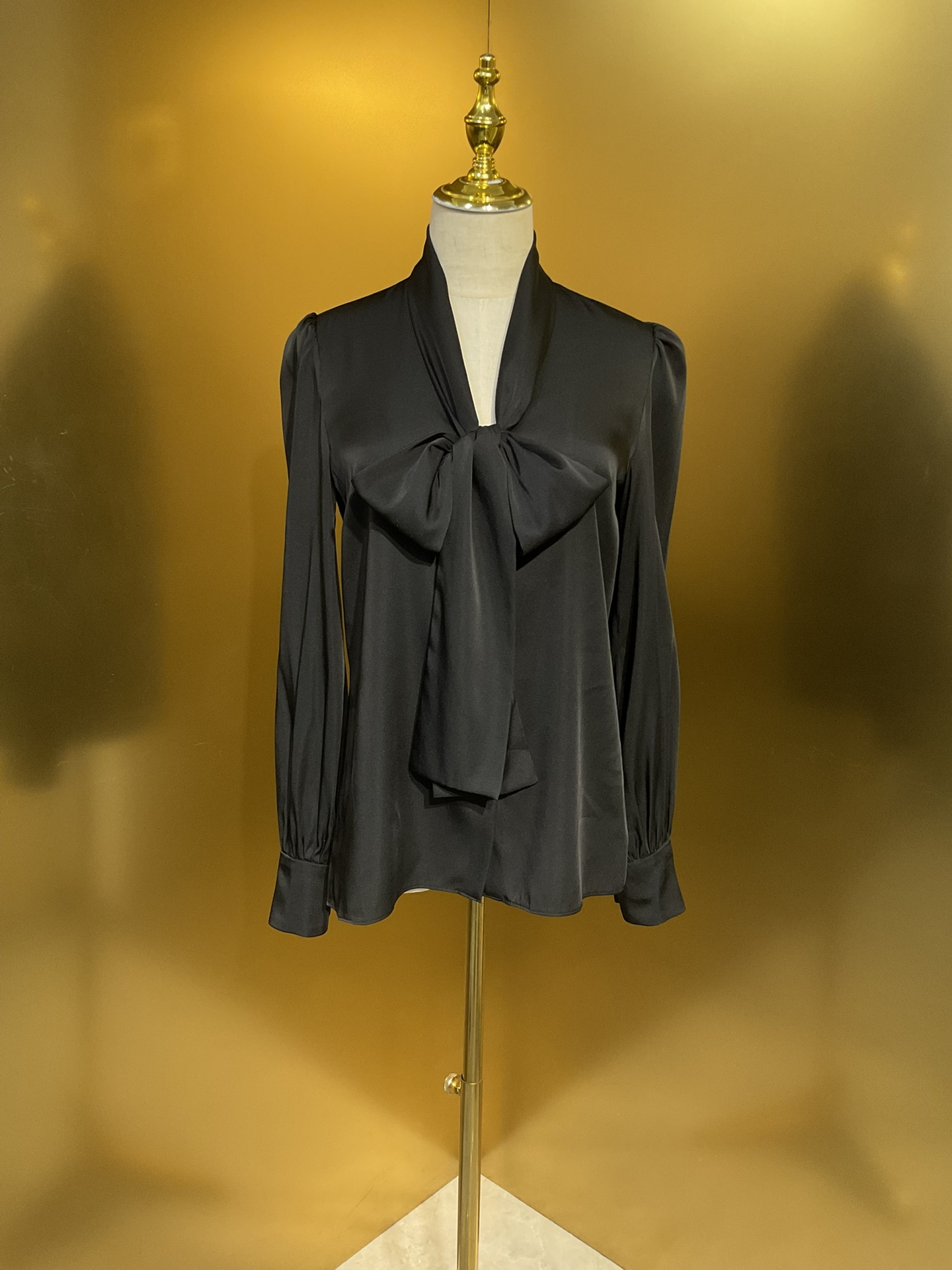 NO:817054,DG new style black 19 Mumi Double Joe silk long-sleeved ribbon shirt smlxlxxl 6243, Dolce & Gabbana-clothing, Dolce&Gabbana, shirts, real silk,19860909DG新款 黑色19姆米双乔真丝长袖飘带衬衫 smlxlxxl 6243款,杜嘉班纳-服装,Dolce&Gabbana,shirts,real silk,,Women's clothing