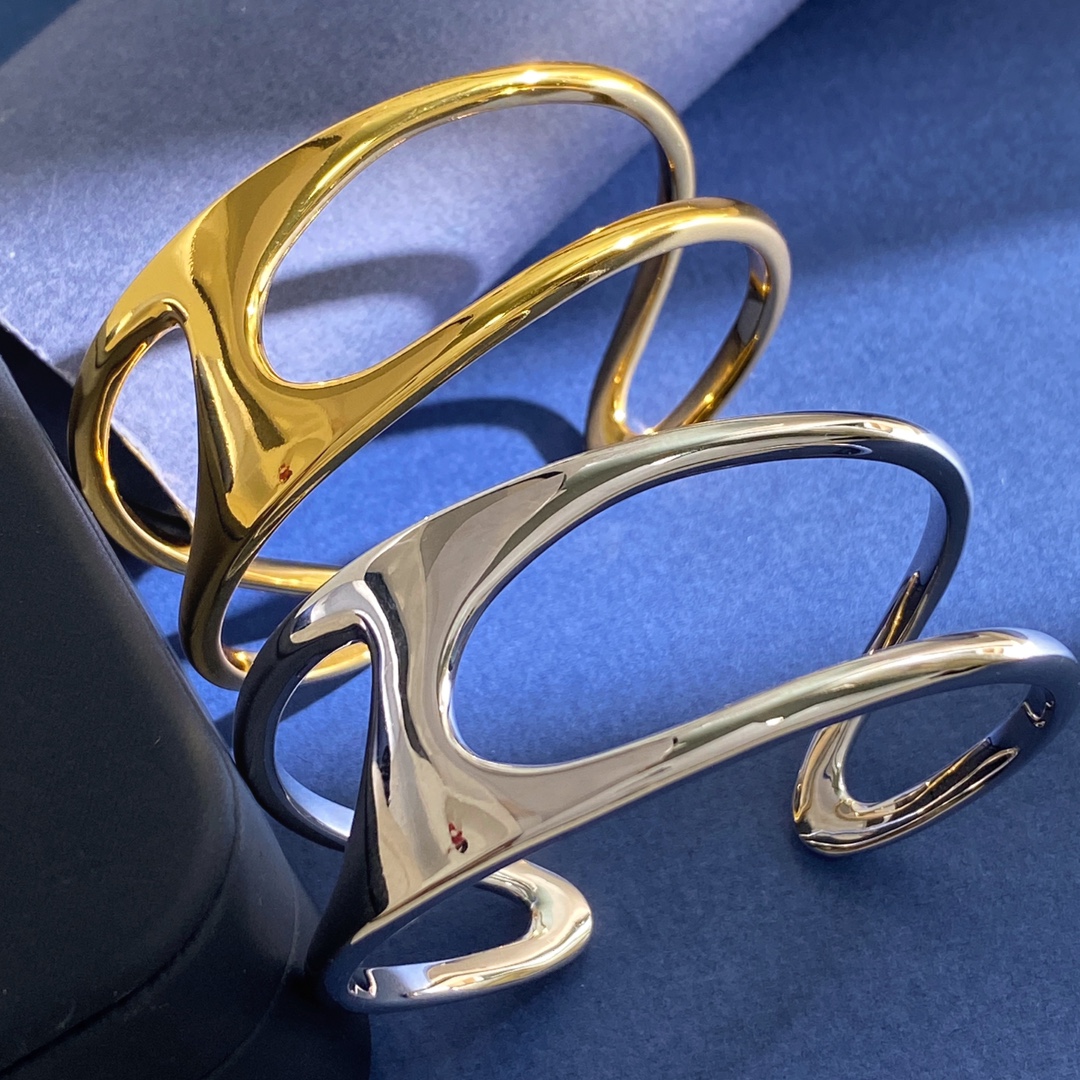 Hermès 无标爱马仕风格欧美风简约光面双线镂空猪鼻子C形开口手镯 黄铜材质 金银2色 重约29