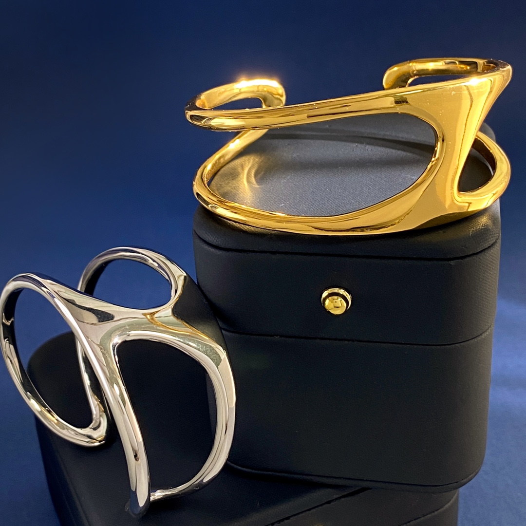 Hermès 无标爱马仕风格欧美风简约光面双线镂空猪鼻子C形开口手镯 黄铜材质 金银2色 重约29