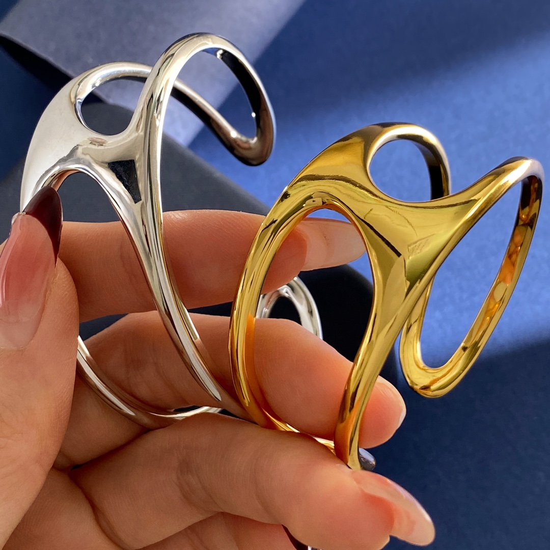 Hermès 无标爱马仕风格欧美风简约光面双线镂空猪鼻子C形开口手镯 黄铜材质 金银2色 重约29