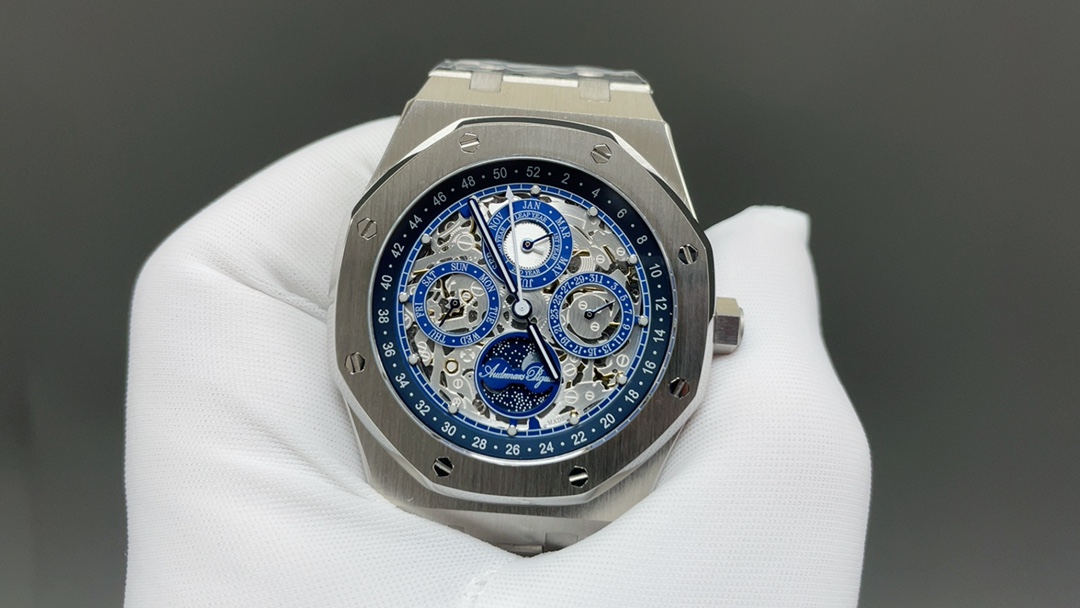 AP爱彼皇家橡树🌐26574ST系列男士腕表!完美与个性的体验!
1⃣️直径41MM!
2⃣️搭载定制版Cal.5134机芯,完美还原功
能!
3⃣️日历,星期,月份,月相等一切功能均为真功能可正常使用。(可选配钢带款,胶带款,皮带款)
3⃣️表壳采用316L精钢材质,整壳CNC高精准处理,密度与原装吻合!
4⃣️字面整体按照原装颜色完美呈现!
5⃣️壳套分圈口.壳.底盖三件套,整体角度完美体现拉丝工艺,品质与美的融合🌐