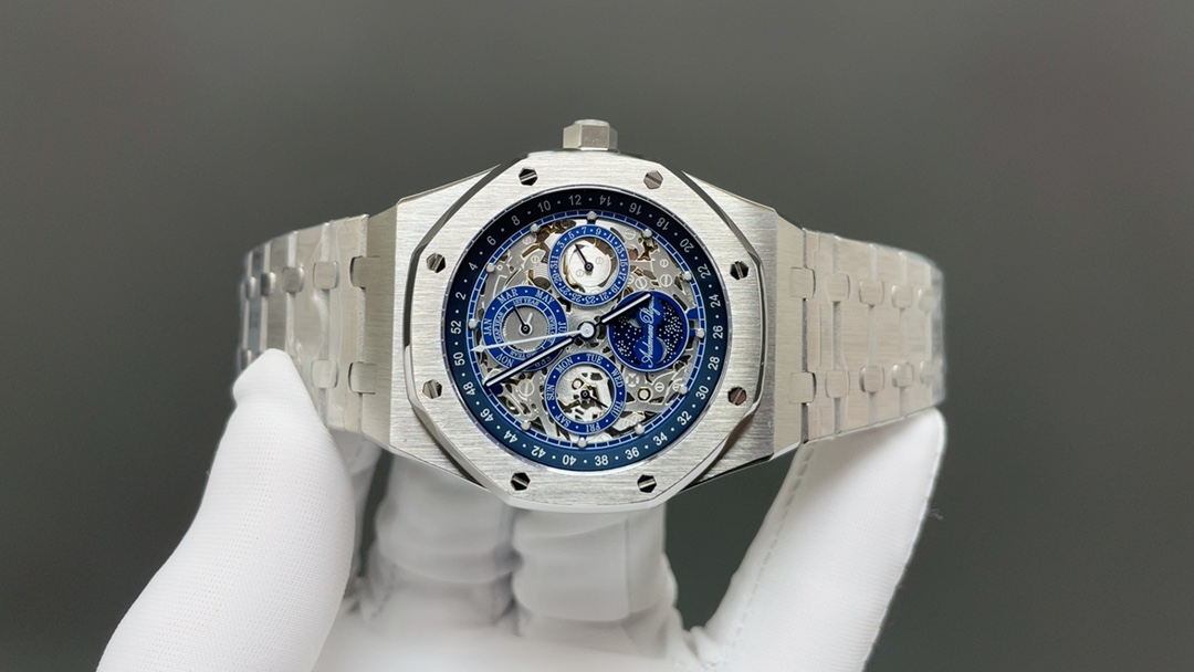 AP爱彼皇家橡树🌐26574ST系列男士腕表!完美与个性的体验!
1⃣️直径41MM!
2⃣️搭载定制版Cal.5134机芯,完美还原功
能!
3⃣️日历,星期,月份,月相等一切功能均为真功能可正常使用。(可选配钢带款,胶带款,皮带款)
3⃣️表壳采用316L精钢材质,整壳CNC高精准处理,密度与原装吻合!
4⃣️字面整体按照原装颜色完美呈现!
5⃣️壳套分圈口.壳.底盖三件套,整体角度完美体现拉丝工艺,品质与美的融合🌐