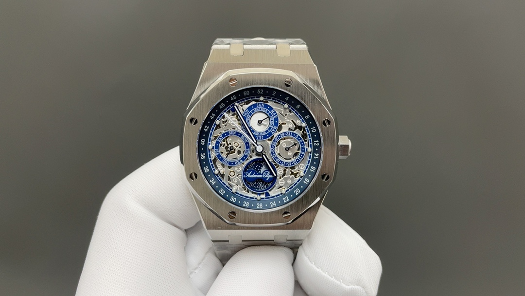 AP爱彼皇家橡树🌐26574ST系列男士腕表!完美与个性的体验!
1⃣️直径41MM!
2⃣️搭载定制版Cal.5134机芯,完美还原功
能!
3⃣️日历,星期,月份,月相等一切功能均为真功能可正常使用。(可选配钢带款,胶带款,皮带款)
3⃣️表壳采用316L精钢材质,整壳CNC高精准处理,密度与原装吻合!
4⃣️字面整体按照原装颜色完美呈现!
5⃣️壳套分圈口.壳.底盖三件套,整体角度完美体现拉丝工艺,品质与美的融合🌐