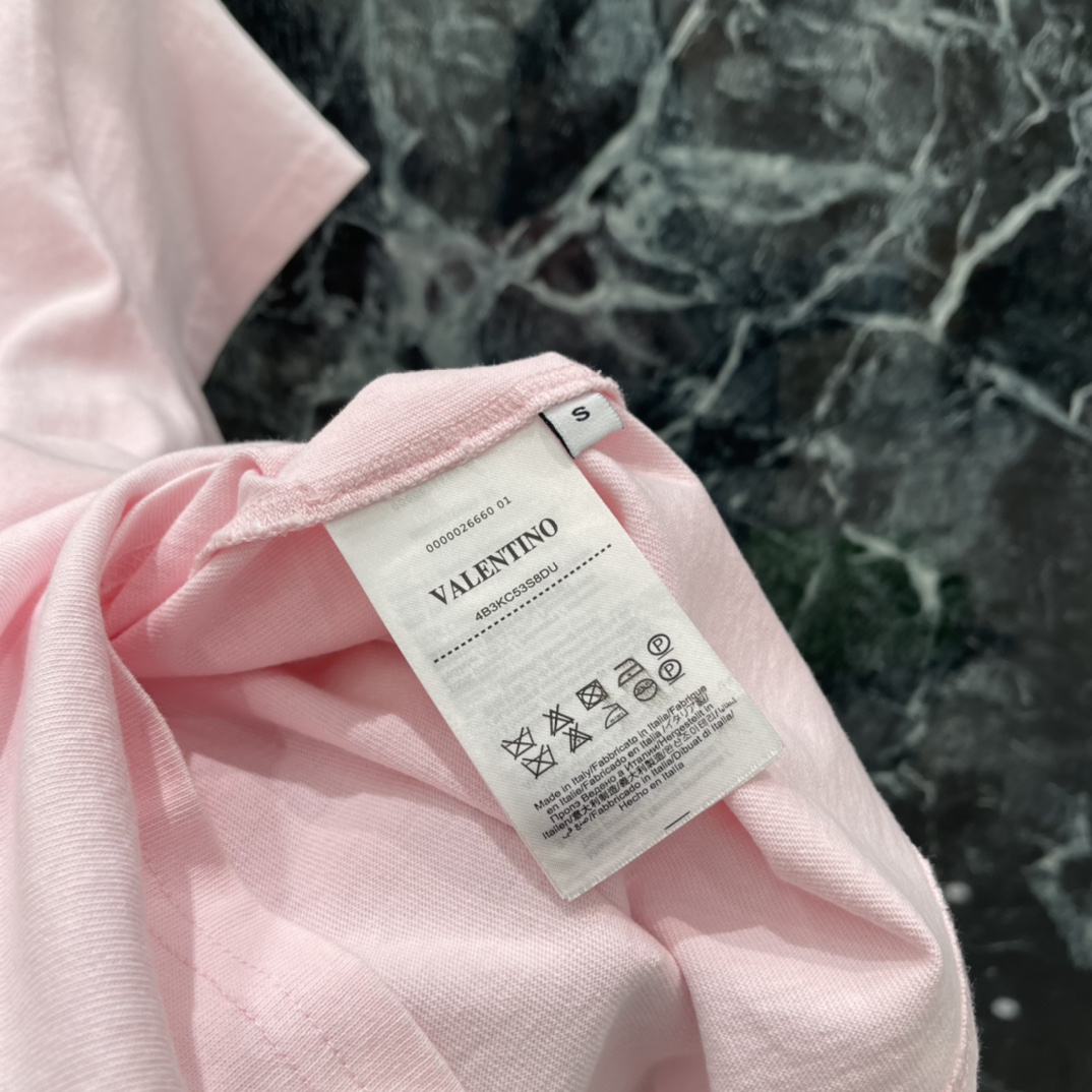 Val华伦 26春季新款 字母印花短袖T恤 正面”LADY“字母+爱心图案 撞色设计超有辨识度 正肩H版