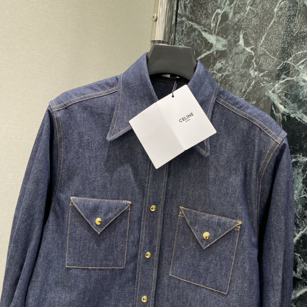 CE 26春季新款 牛仔翻领衬衫 深蓝丹宁面料+金属纽扣 简约又有细节感 宽松廓形+立体剪裁 袖子微灯笼