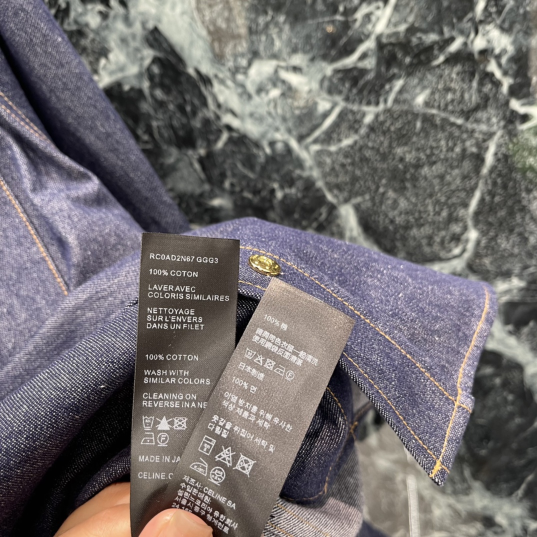 CE 26春季新款 牛仔翻领衬衫 深蓝丹宁面料+金属纽扣 简约又有细节感 宽松廓形+立体剪裁 袖子微灯笼