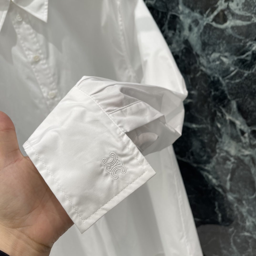 CE 26春季新款 长款衬衫裙 简约风设计 经典翻领➕长袖 单穿或叠搭都很出彩 舒适又挺括 通勤日常轻正