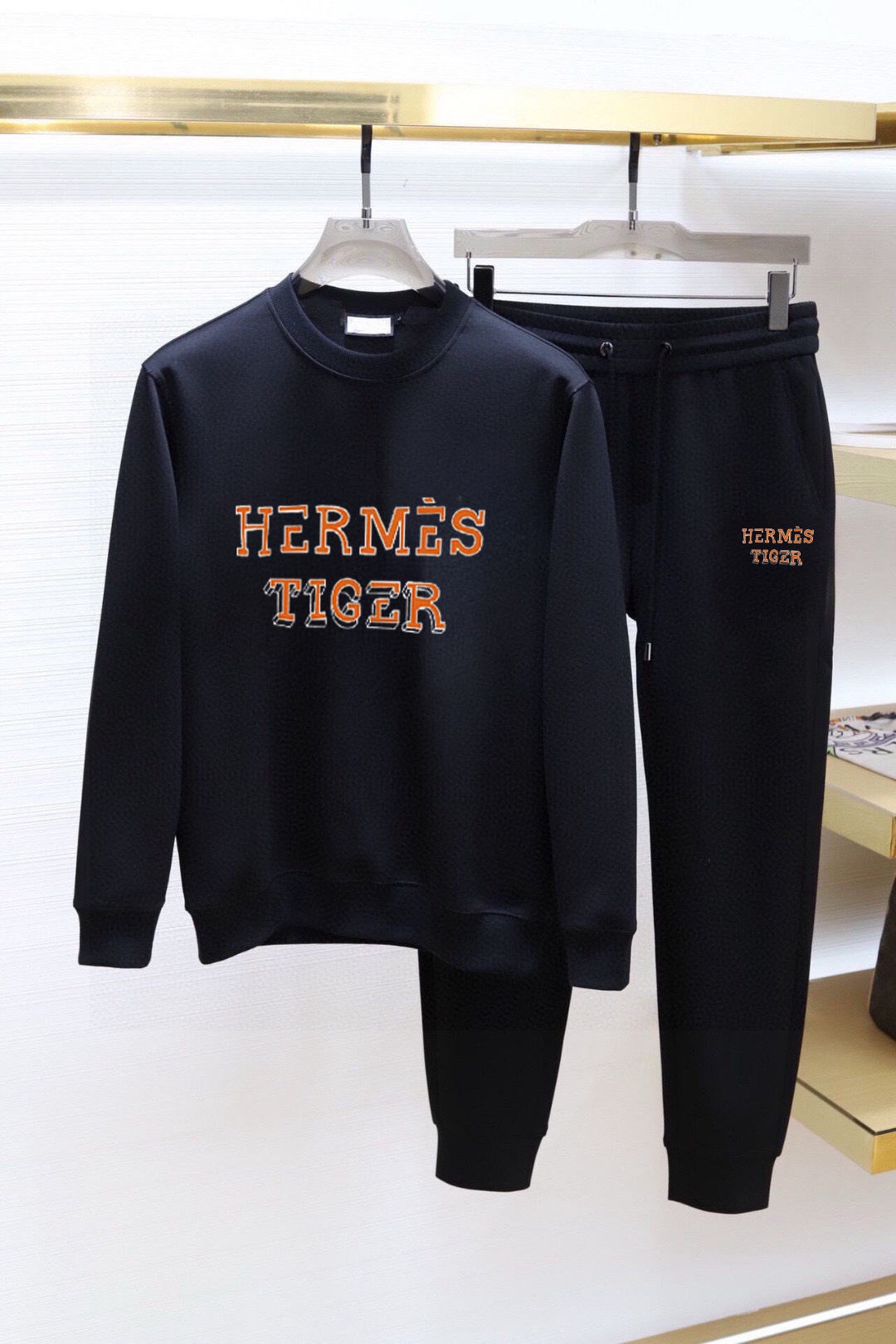 Hermès 品牌：爱马仕 (胖子福音) 套装来袭 专注官网 2026全新 卫衣套装 狠货 就为一个贴合、完美的上身效果 全天然优质罗马棉100%