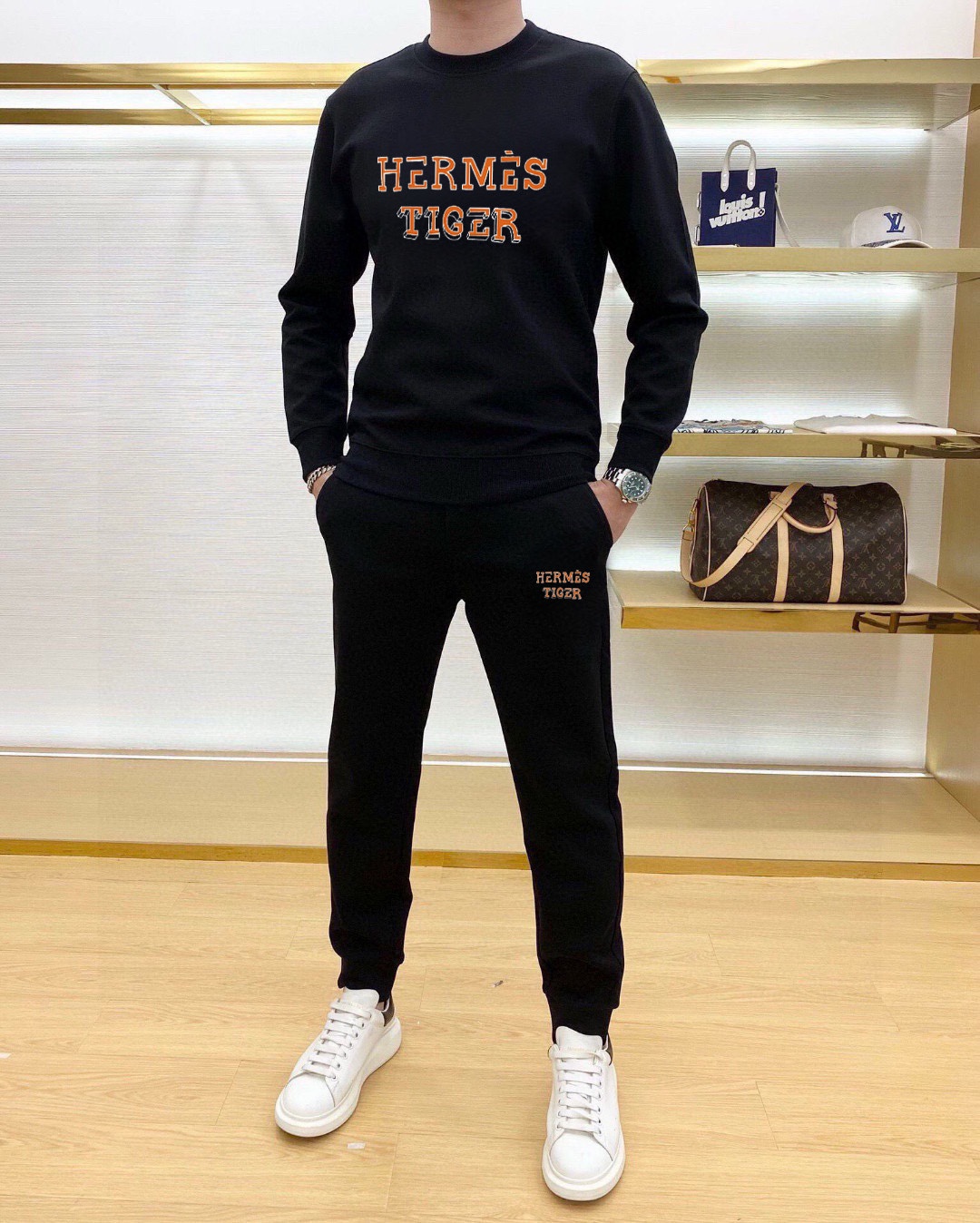 Hermès 品牌：爱马仕 (胖子福音) 套装来袭 专注官网 2026全新 卫衣套装 狠货 就为一个贴合、完美的上身效果 全天然优质罗马棉100%