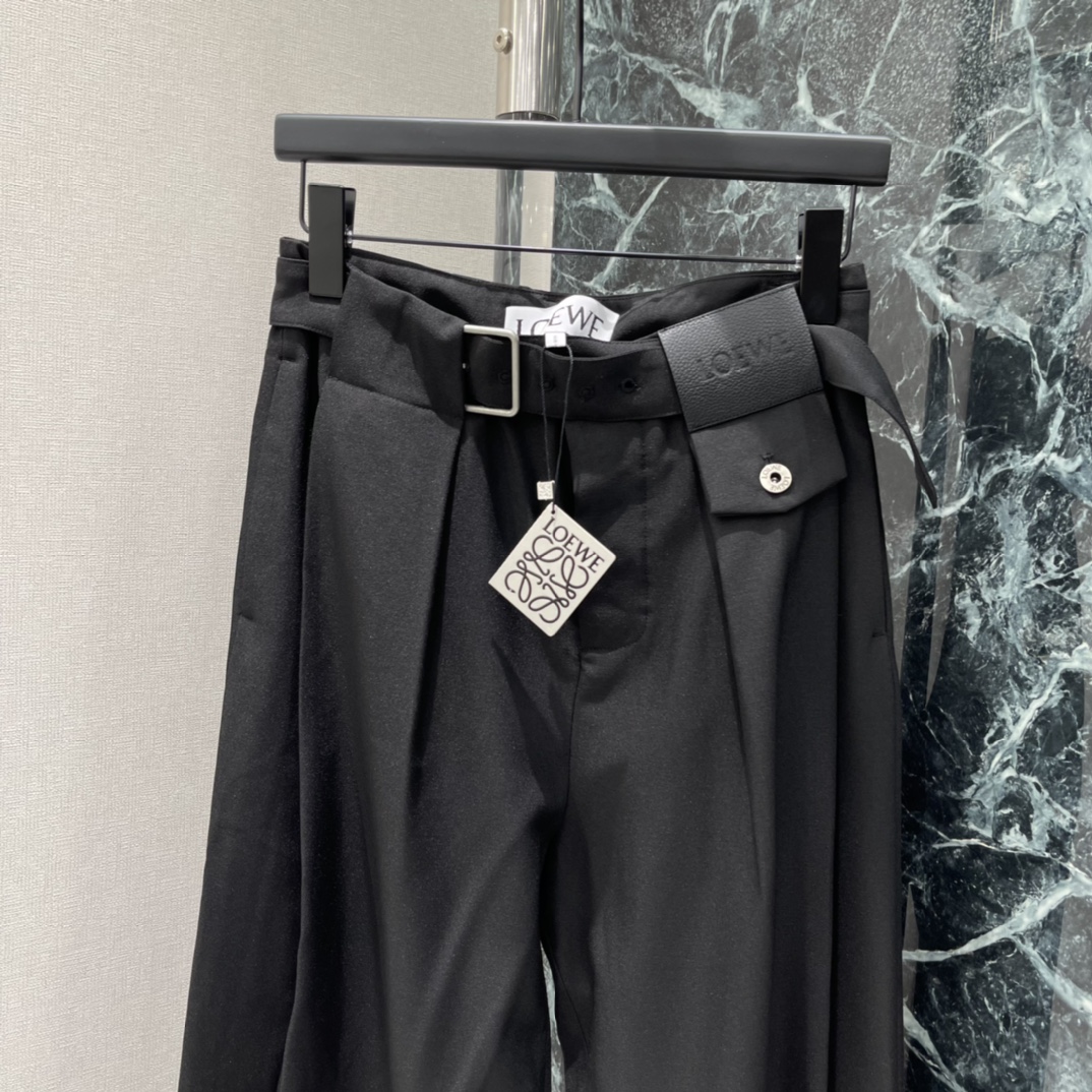 罗意威 26春季新款 垂感西装裤 100%羊毛材质 垂坠感满分 宽松阔腿设计超显腿长!高腰+可拆卸金属腰