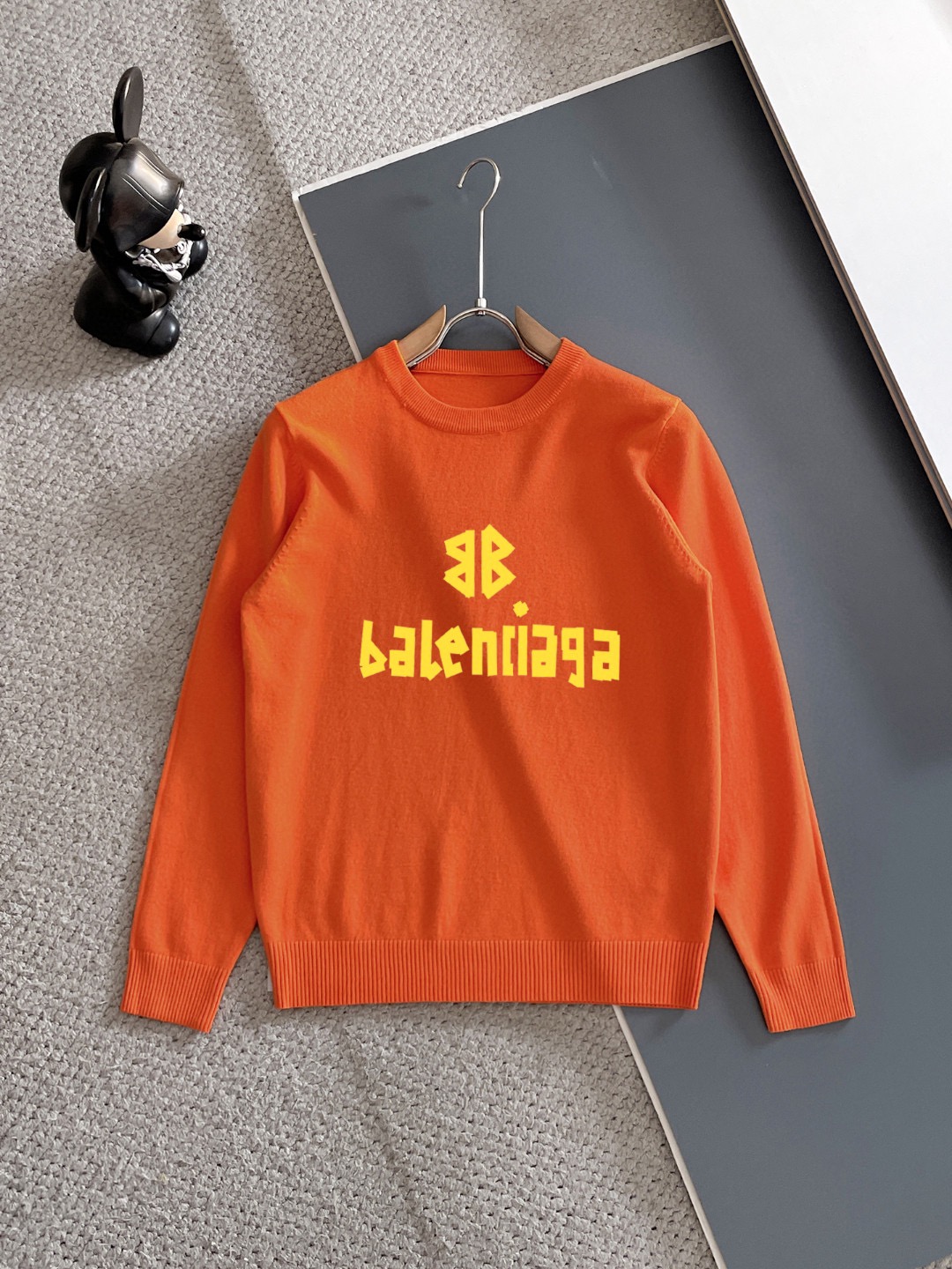 Balenciaga 品牌：巴黎世家 秋冬 圆领套头羊毛衫 全品相 羊毛混纺面料 2026最新款 黄金比例 修身款软黄金 百搭实用型的单品