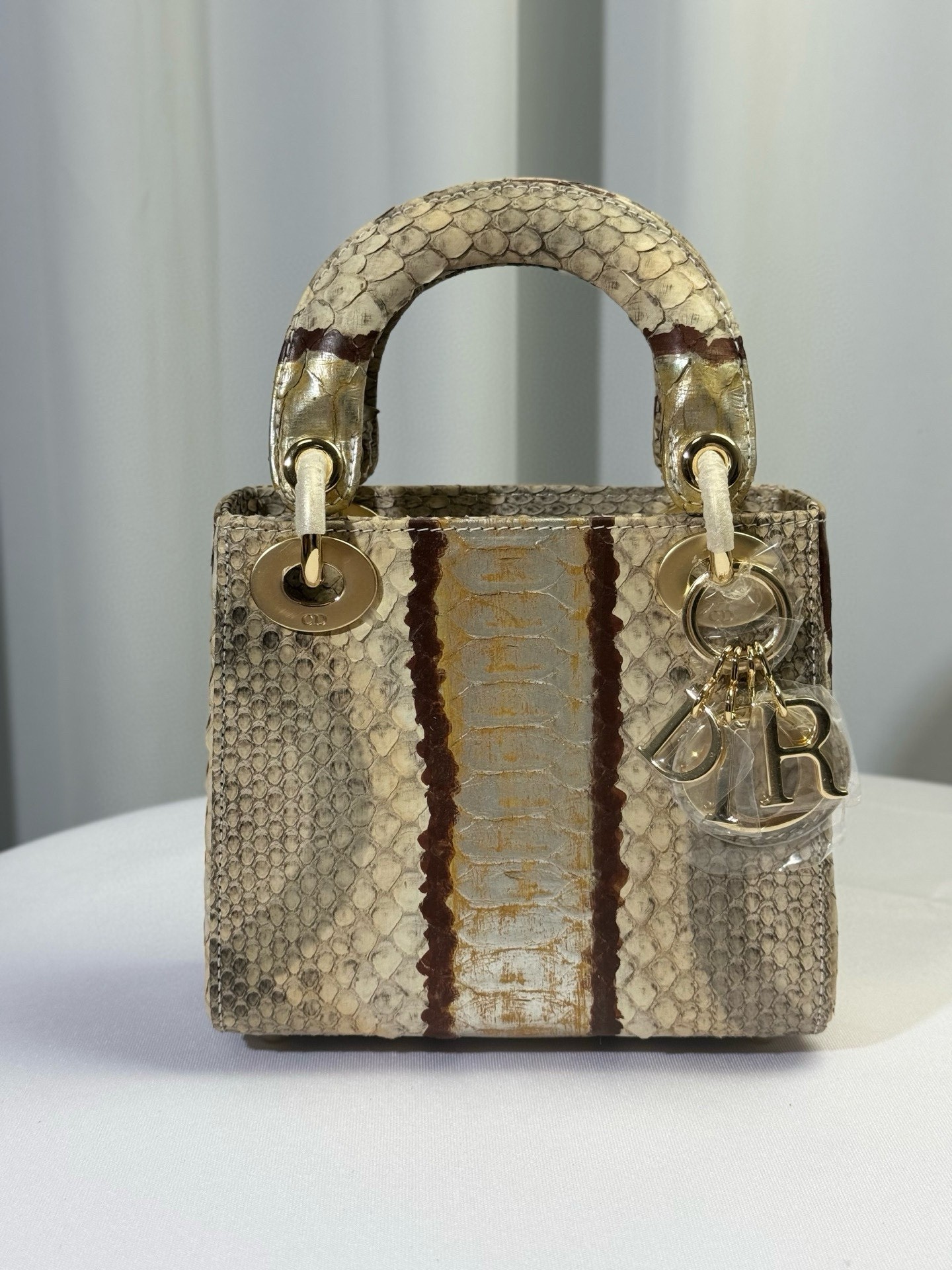 NO:717718,mini 17cm imported python skin, two shoulder straps, three compartments Princess Diana handbag & shoulder bag, other, shoulder bags, snakeskin19860909mini 17cm 进口蟒蛇皮 两条肩带 三格戴妃手提&单肩包,其他,shoulder bags,snakeskin,韩剧