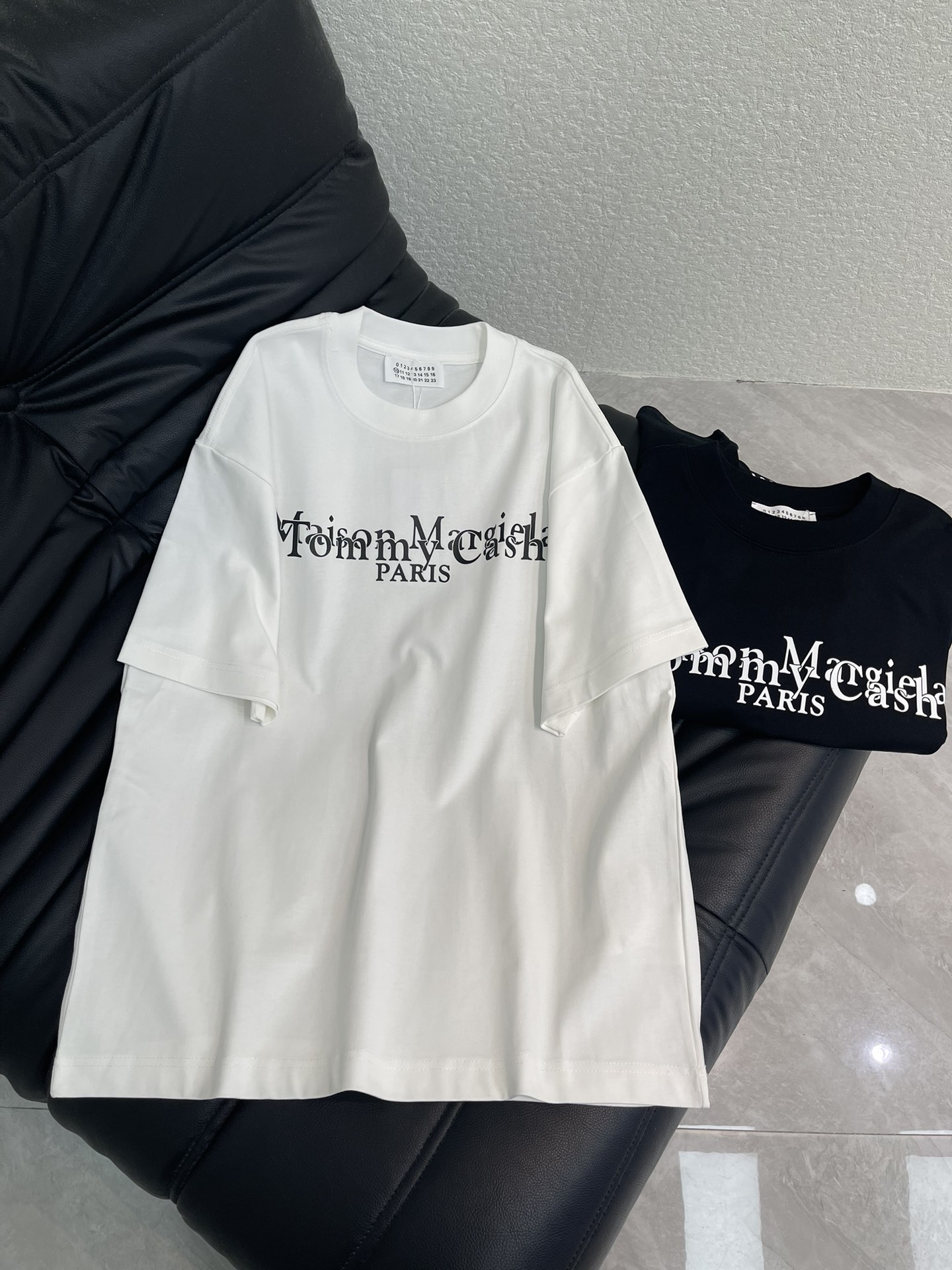 NO:736774,maison margeil19860909Maison Margeil*马吉拉26新款MM6个性前卫单品圆领短袖T恤,数码直喷印花工艺,时尚又高级双纱精纺全棉面料,宽松oversize版型,男女同款,精致百搭.S-XL A,,masion margiela,masion margiela,versace,T-shirt,tees，t-shirt,,Women's clothing