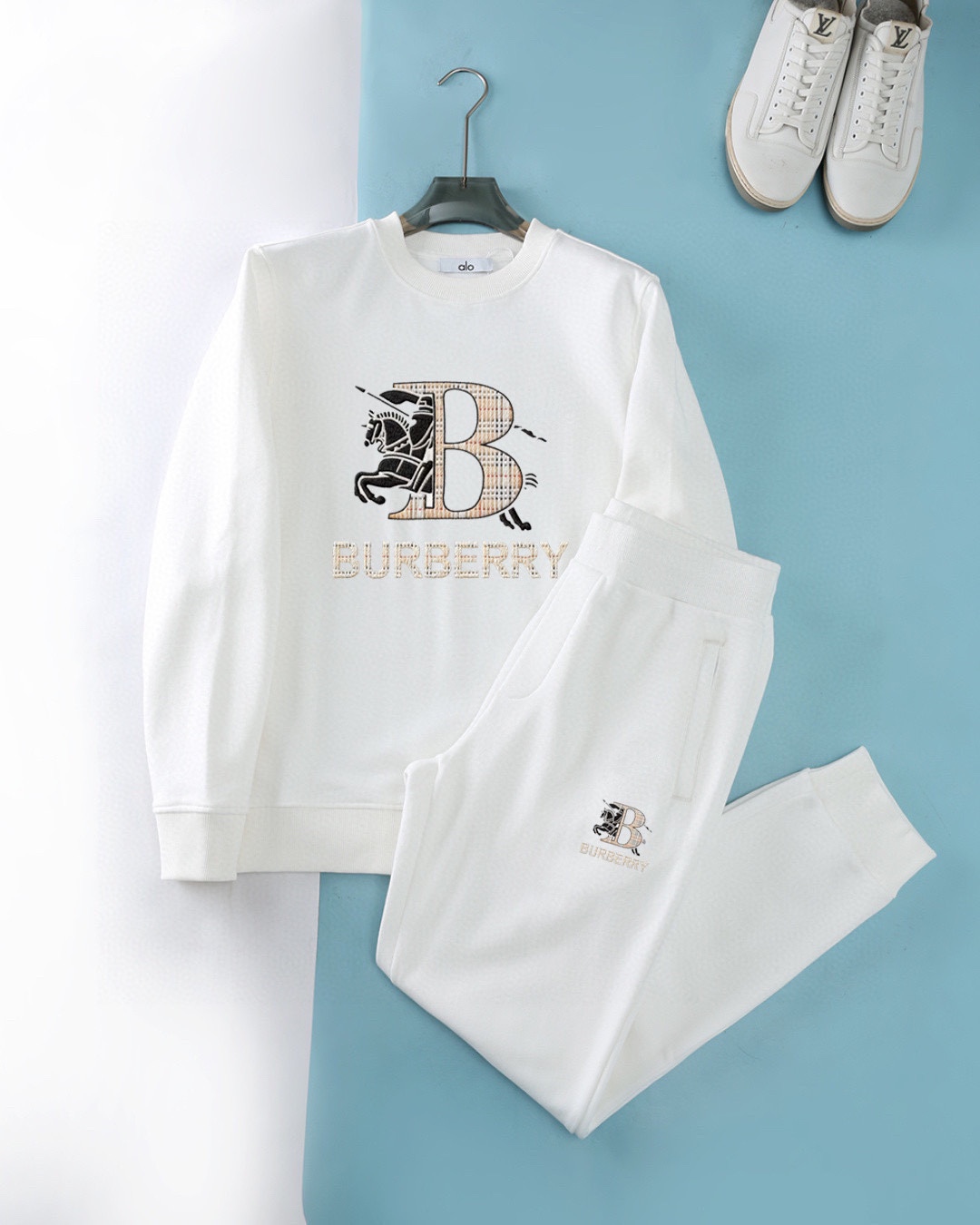 Burberry 品牌：巴宝莉 (胖子福音) 套装来袭 专注官网 2026全新 卫衣套装 狠货 就为一个贴合、完美的上身效果 全天然优质罗马棉100%