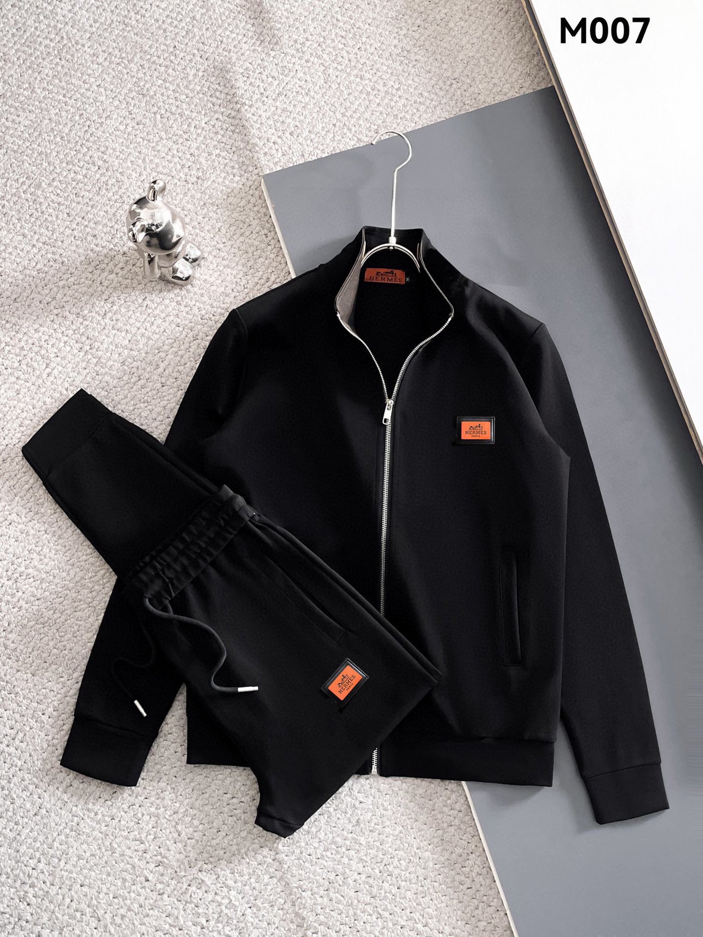 Hermès 品牌：爱马仕 (胖子福音) 套装来袭 专注官网 2026全新 卫衣套装 狠货 就为一个贴合、完美的上身效果 全天然优质罗马棉100%